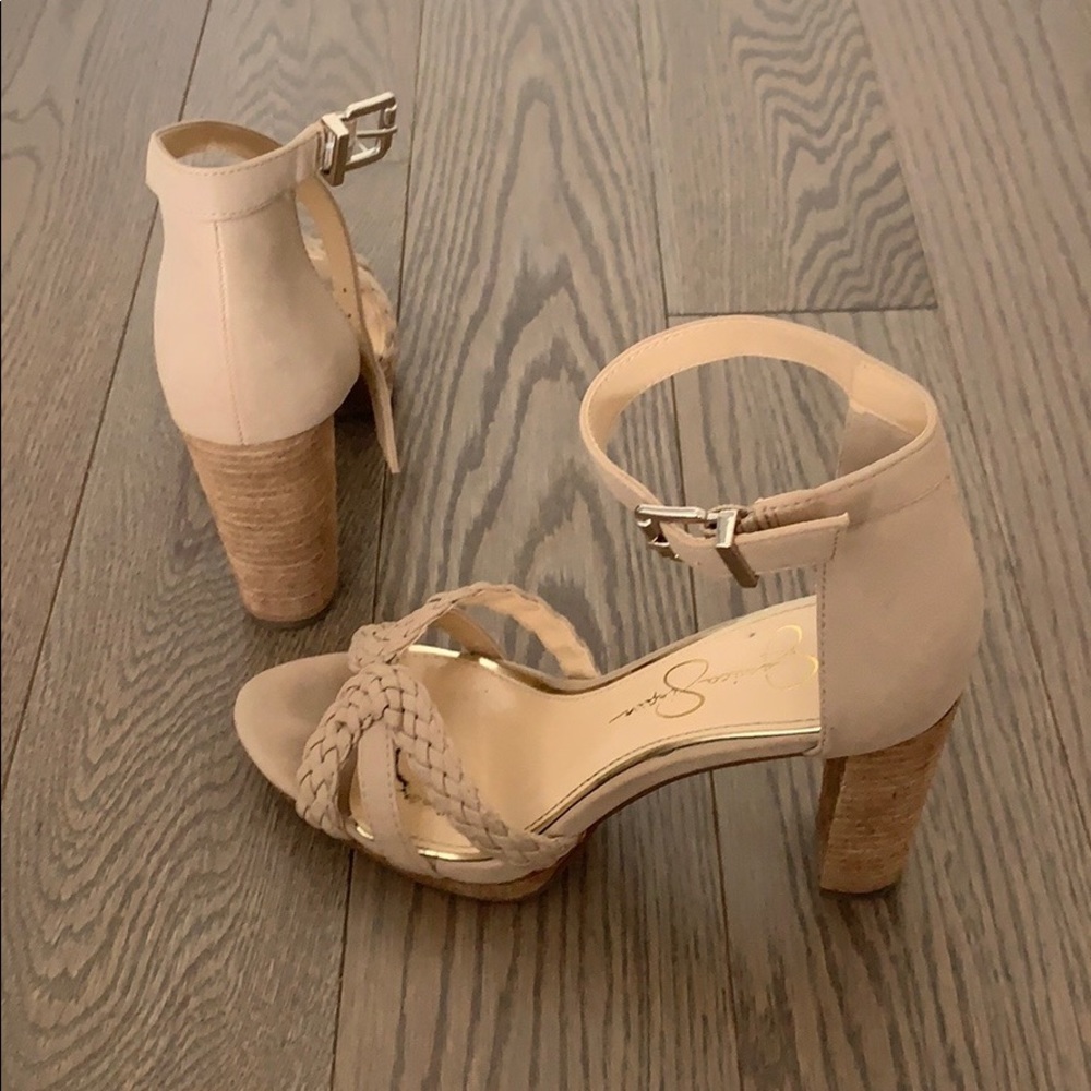 Nude Jessica Simpson Pumps